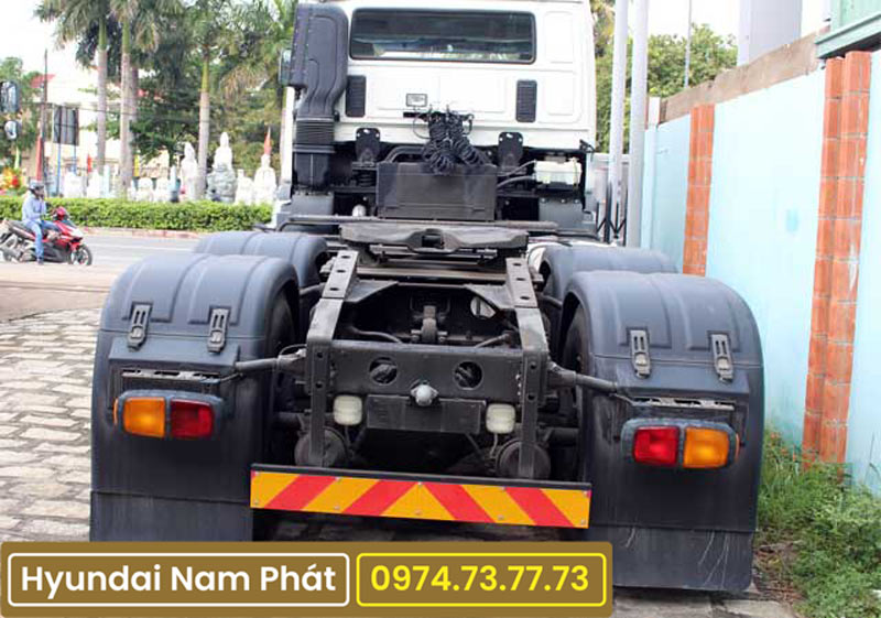 Xe Đầu Kéo Daewoo V3TEF Qua Sử Dụng 2015